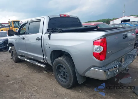 2016 Toyota Tundra Sr5 5.7L V8 z USA, uszkodzony, nr VIN 5TFDW5F13GX522409